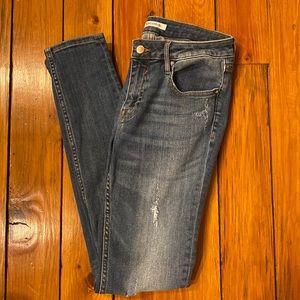 Skinny weathered jeans